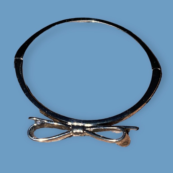kate spade Jewelry - Kate Spade ♠️ Vintage Silver Bow Bangle Bracelet